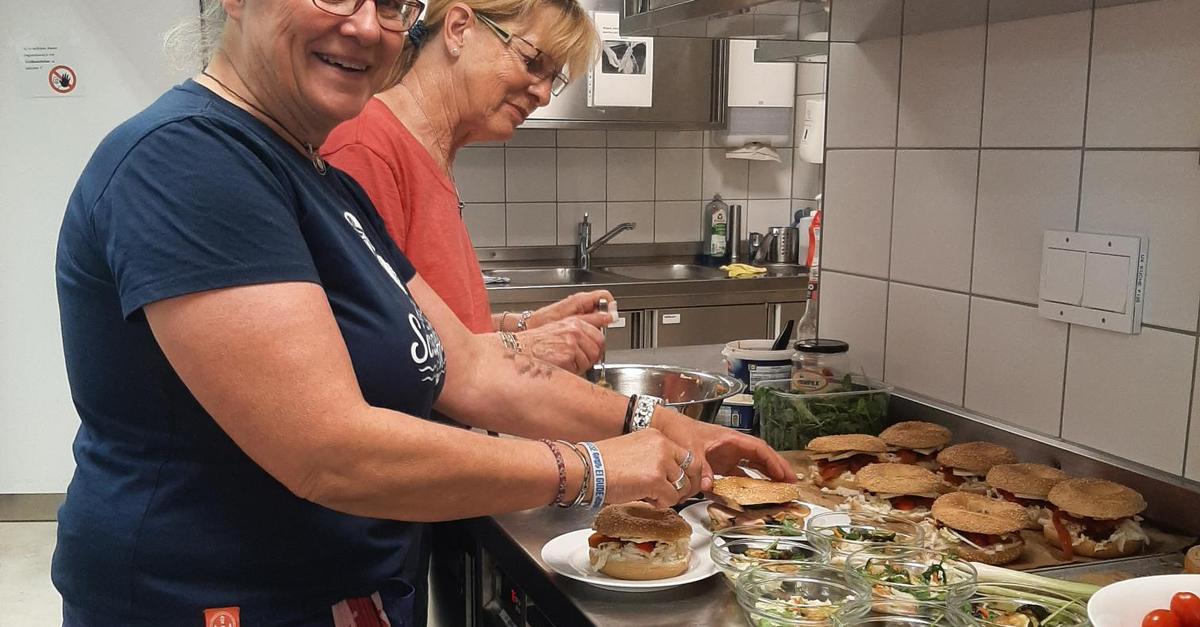 Grimmelshausen Gymnasium in Gelnhausen: Café delights with creative ideas